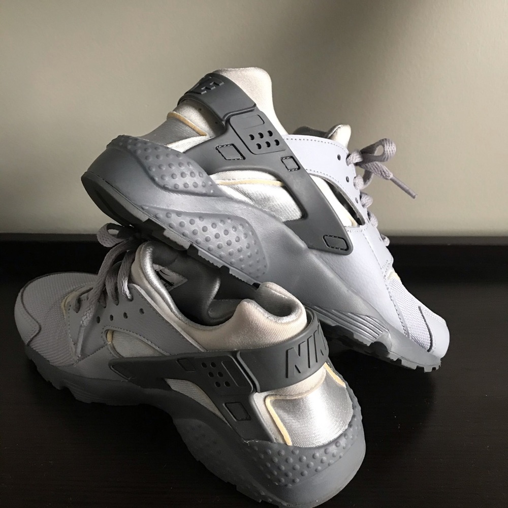 Nike Huaraches NWOB